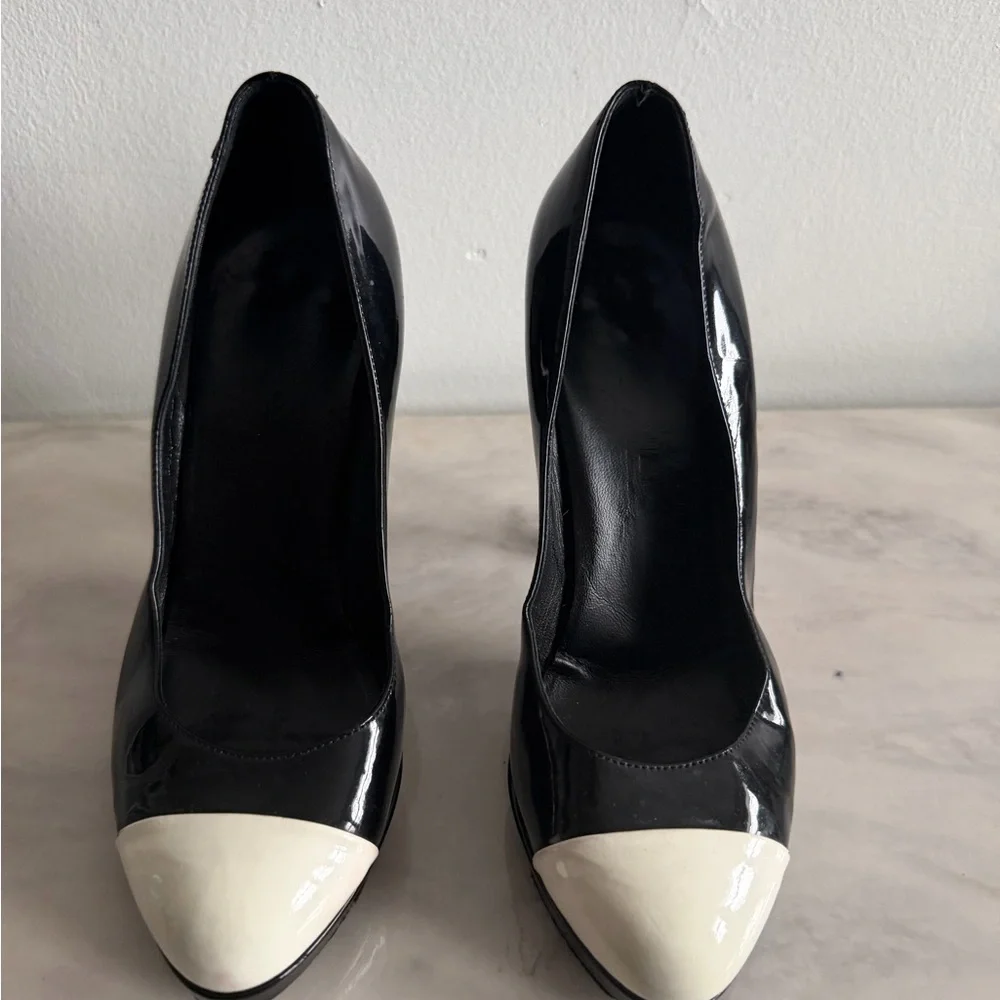 Chanel Elegant Black and White Women's Heels size 8